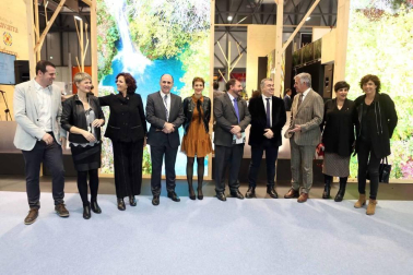 La presidenta del Gobierno de Navarra, María Chivite, ha presidido este viernes el acto institucional del Día de Navarra en el pabellón de la Comunidad Foral en la Feria Internacional de Turismo (FITUR).