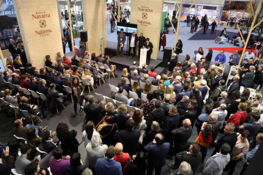 La presidenta del Gobierno de Navarra, María Chivite, ha presidido este viernes el acto institucional del Día de Navarra en el pabellón de la Comunidad Foral en la Feria Internacional de Turismo (FITUR).