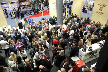 La presidenta del Gobierno de Navarra, María Chivite, ha presidido este viernes el acto institucional del Día de Navarra en el pabellón de la Comunidad Foral en la Feria Internacional de Turismo (FITUR).