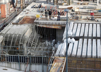 Cinco trabajadores han resultado heridos de carácter leve este viernes en una obra en Ripagaina. El siniestro se ha producido en una obra en construcción en la calle Lisboa.