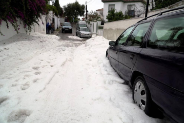 Calles anegadas y desalojos en Málaga