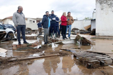 Calles anegadas y desalojos en Málaga