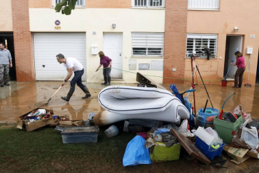 Calles anegadas y desalojos en Málaga