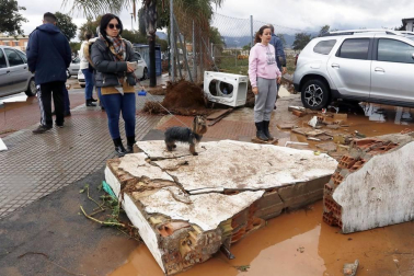 Calles anegadas y desalojos en Málaga