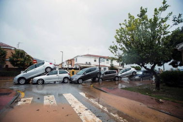 Calles anegadas y desalojos en Málaga
