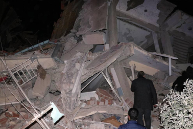 Con al menso 20 uertos y más de 1000 heridos, un terremoto de 6,5 grados afectó al este del país, con epicentro en la localidad de Sivrice, provincia de Elazig.
