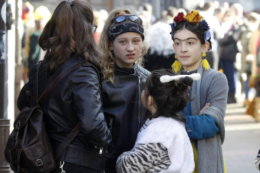 El buen tiempo acompañó a la creatividad, el colorido y el buen humor que caracteriza el desfile del carnaval de Leitza.