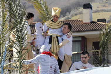 El buen tiempo acompañó a la creatividad, el colorido y el buen humor que caracteriza el desfile del carnaval de Leitza.