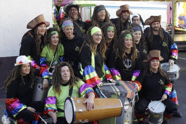 El buen tiempo acompañó a la creatividad, el colorido y el buen humor que caracteriza el desfile del carnaval de Leitza.