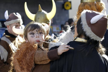 El buen tiempo acompañó a la creatividad, el colorido y el buen humor que caracteriza el desfile del carnaval de Leitza.