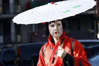 El buen tiempo acompañó a la creatividad, el colorido y el buen humor que caracteriza el desfile del carnaval de Leitza.