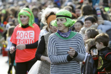 El buen tiempo acompañó a la creatividad, el colorido y el buen humor que caracteriza el desfile del carnaval de Leitza.