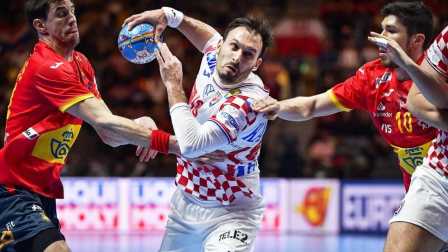La selección española de balonmano hizo historia al revalidar el Campeonato de Europa tras imponerse este domingo por 22-20 a Croacia en la final del Europeo, lo que permitió a los 'Hispanos' convertirse en un equipo de leyenda.
