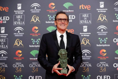 Los galardonados posaron con su premio tras la gala ceelbrada en el Martín Carpena de Málaga.