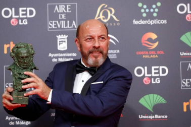 Los galardonados posaron con su premio tras la gala ceelbrada en el Martín Carpena de Málaga.