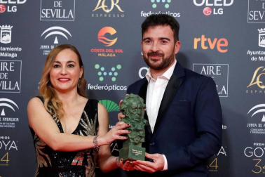 Los galardonados posaron con su premio tras la gala ceelbrada en el Martín Carpena de Málaga.