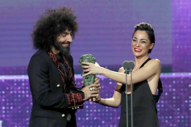 Los galardonados posaron con su premio tras la gala ceelbrada en el Martín Carpena de Málaga.