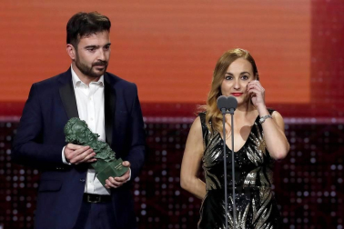 Los galardonados posaron con su premio tras la gala ceelbrada en el Martín Carpena de Málaga.