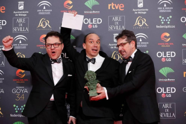 Los galardonados posaron con su premio tras la gala ceelbrada en el Martín Carpena de Málaga.