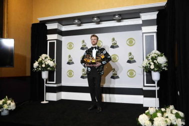 Alfombra roja y asistentes a la ceremonia de entrega de los premios musicales celebrada en el Staples Center de Los Ángeles este domingo 26 de enero de 2020.