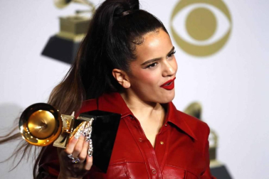 Alfombra roja y asistentes a la ceremonia de entrega de los premios musicales celebrada en el Staples Center de Los Ángeles este domingo 26 de enero de 2020.