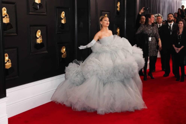 Alfombra roja y asistentes a la ceremonia de entrega de los premios musicales celebrada en el Staples Center de Los Ángeles este domingo 26 de enero de 2020.