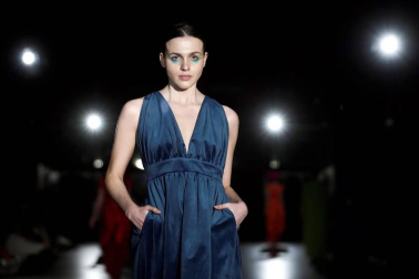 Imágenes de los desfiles de la segunda jornada de la pasarela de moda Mercedes-Benz Fashion Week en Madrid.