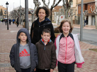 Uno de los actos más populares de las fiestas de la Virgen de la Paz, que se celebran cada mes de enero en Cintruénigo, es el cross en honor a la patrona. Desde primera hora de la mañana, los atletas de las diferentes categorías se reunieron en Los Paseos, punto de partida y llegada de la carrera. La prueba, que alcanzó su edición número trece, contó con la participación de 349 corredores.