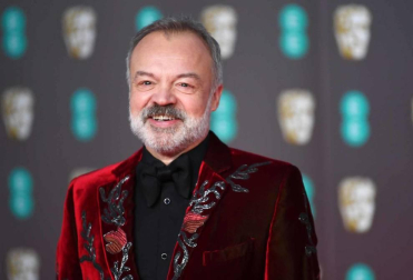 El negro, salvo algunas excepciones, fue el rey de la alfombra roja de los Bafta del cine británico.