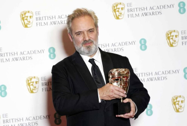 El negro, salvo algunas excepciones, fue el rey de la alfombra roja de los Bafta del cine británico.