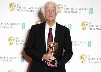 El negro, salvo algunas excepciones, fue el rey de la alfombra roja de los Bafta del cine británico.