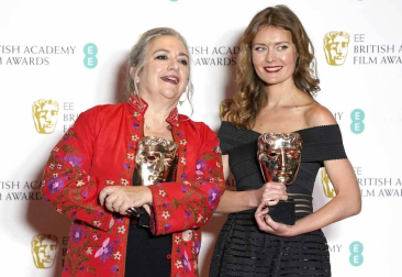 El negro, salvo algunas excepciones, fue el rey de la alfombra roja de los Bafta del cine británico.
