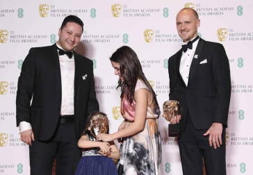 El negro, salvo algunas excepciones, fue el rey de la alfombra roja de los Bafta del cine británico.