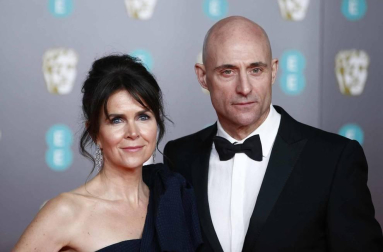 El negro, salvo algunas excepciones, fue el rey de la alfombra roja de los Bafta del cine británico.