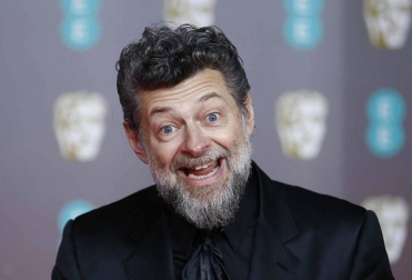 El negro, salvo algunas excepciones, fue el rey de la alfombra roja de los Bafta del cine británico.