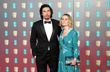 El negro, salvo algunas excepciones, fue el rey de la alfombra roja de los Bafta del cine británico.