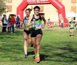 Javier Nagore y Alicia Carrera (Grupoempleo Pamplona Atlético) llegaron a Estella para revalidar el título foral en larga distancia en el cross del Club Atlético Iranzu.