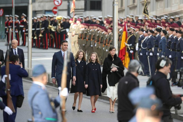 La familia real al completo ha presidido este lunes la sesión solemne de la apertura de la XIV Legislatura.