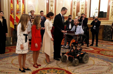 La familia real al completo ha presidido este lunes la sesión solemne de la apertura de la XIV Legislatura.