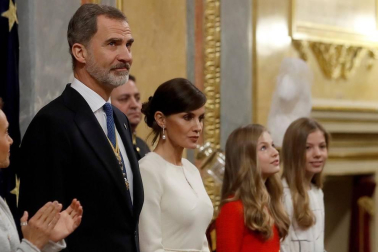 La familia real al completo ha presidido este lunes la sesión solemne de la apertura de la XIV Legislatura.