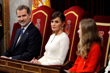 La familia real al completo ha presidido este lunes la sesión solemne de la apertura de la XIV Legislatura.