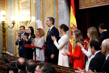 La familia real al completo ha presidido este lunes la sesión solemne de la apertura de la XIV Legislatura.