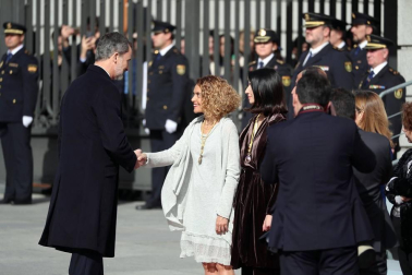 La familia real al completo ha presidido este lunes la sesión solemne de la apertura de la XIV Legislatura.