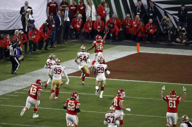 Imágenes del espectacular encuentro entre los Chiefs de Kansas City y los 49ers de San Francisco en el partido disputado en el Hard Rock Stadium de Miami.