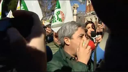 Vídeo: Abuchean a Abascal en la concentración de los agricultores