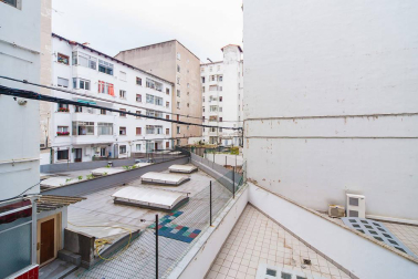 Un inmueble lleno de posibilidades con 200m2 de superficie útil y una gran luminosidad, ubicado en la zona de Jesuitas y Club de Tenis.