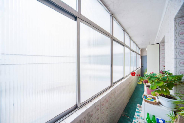 Un inmueble lleno de posibilidades con 200m2 de superficie útil y una gran luminosidad, ubicado en la zona de Jesuitas y Club de Tenis.