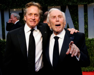 Imágenes de la vida y las películas en las que participó Kirk Douglas