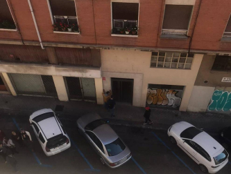 La Policía Foral ha detenido este jueves a varias personas en una operación antidroga desarrollada en Pamplona. Además, una persona se ha atrincherado en un domicilio en la calle Irati del barrio de La Milagrosa.