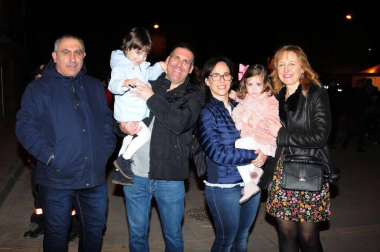 Milagro celebró las fiestas de San Blas. El 2 de febrero, en la placeta de la iglesia, los vecinos compartieron el momento del encendido de la hoguera tradicional así como la bendición y reparto de roscos, nueces, moscatel e higos, labor que corrió a cargo de los quintos del 2002.